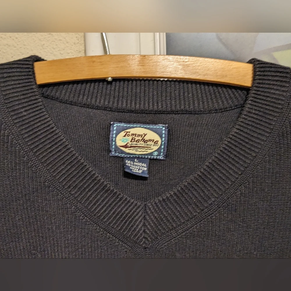 Tommy Bahama Men's Large pullover sweater black - Picture 2 of 4